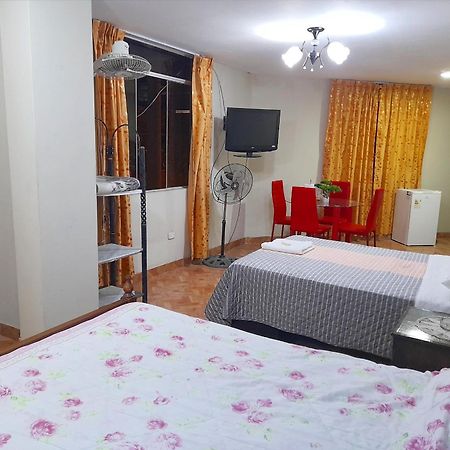 Travel House Hotel Ica Bagian luar foto