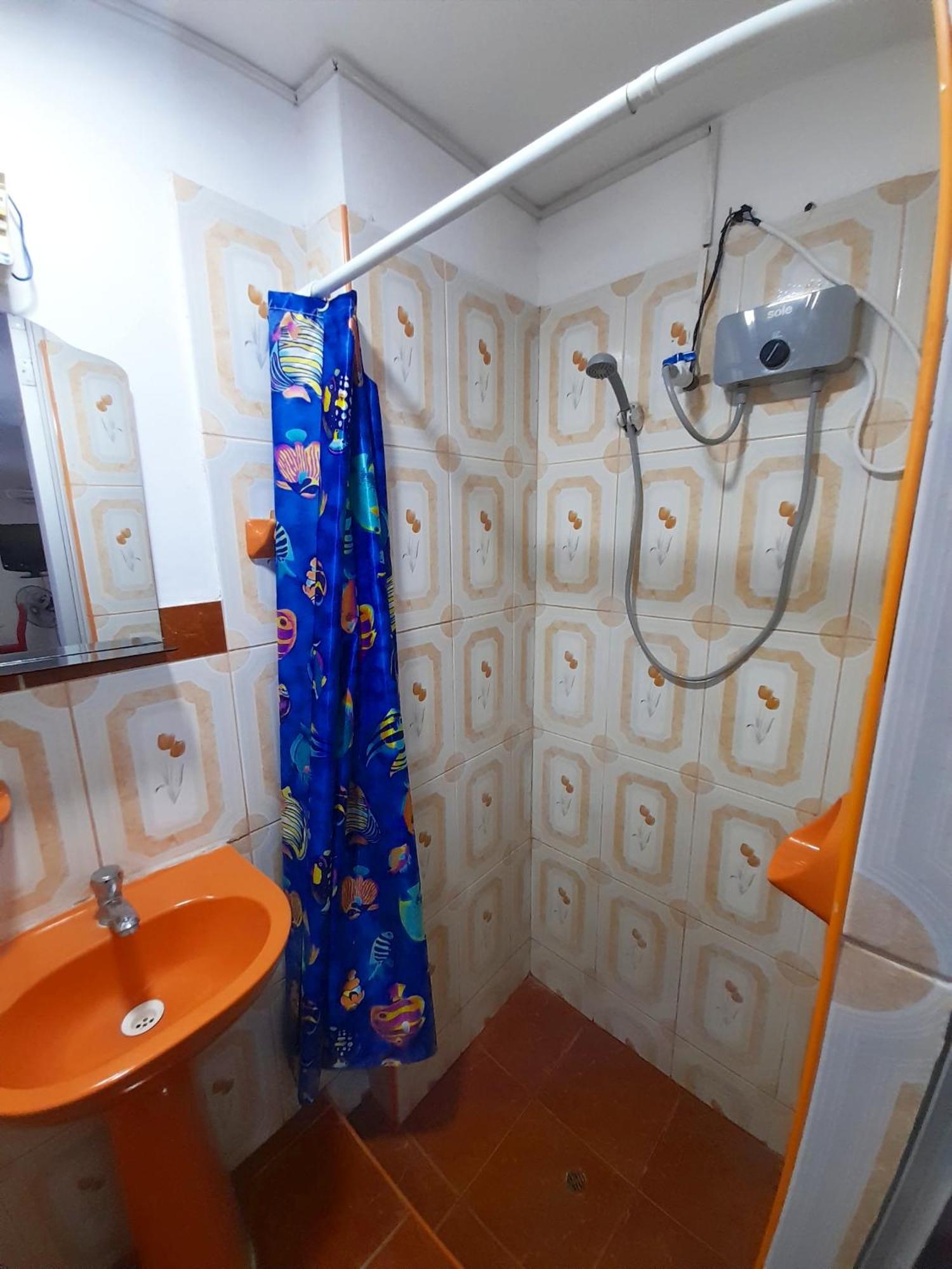 Travel House Hotel Ica Bagian luar foto